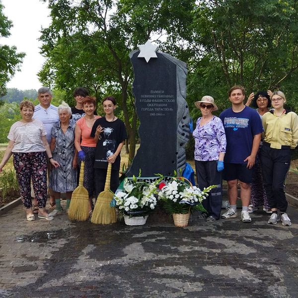 'Cleaning the Monument Area' thumbnail