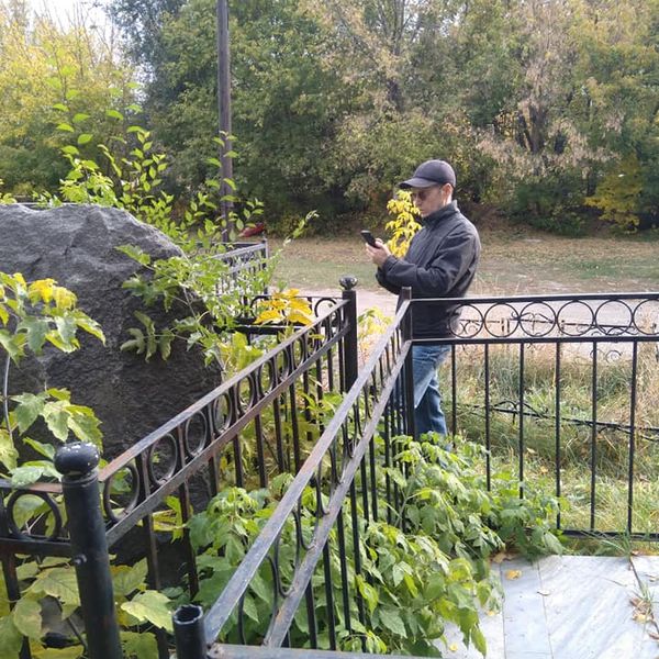 'Jewish cemetery cleaning by "Zikaron" volunteers' thumbnail